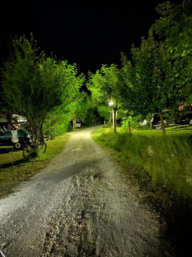 卡尔姆自然露营地 卡斯特拉讷 外观 照片